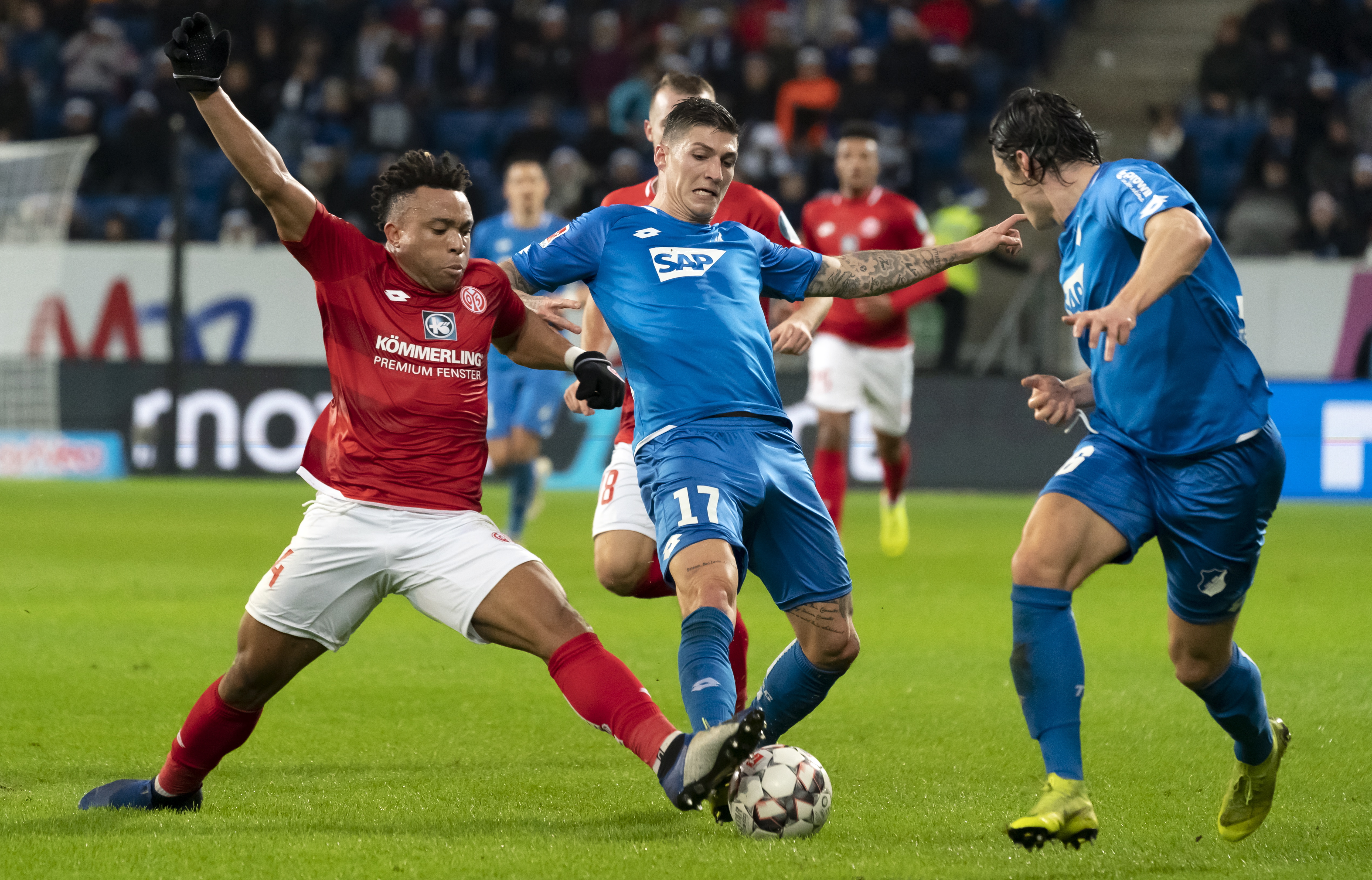 5号球衣在 5号球衣在