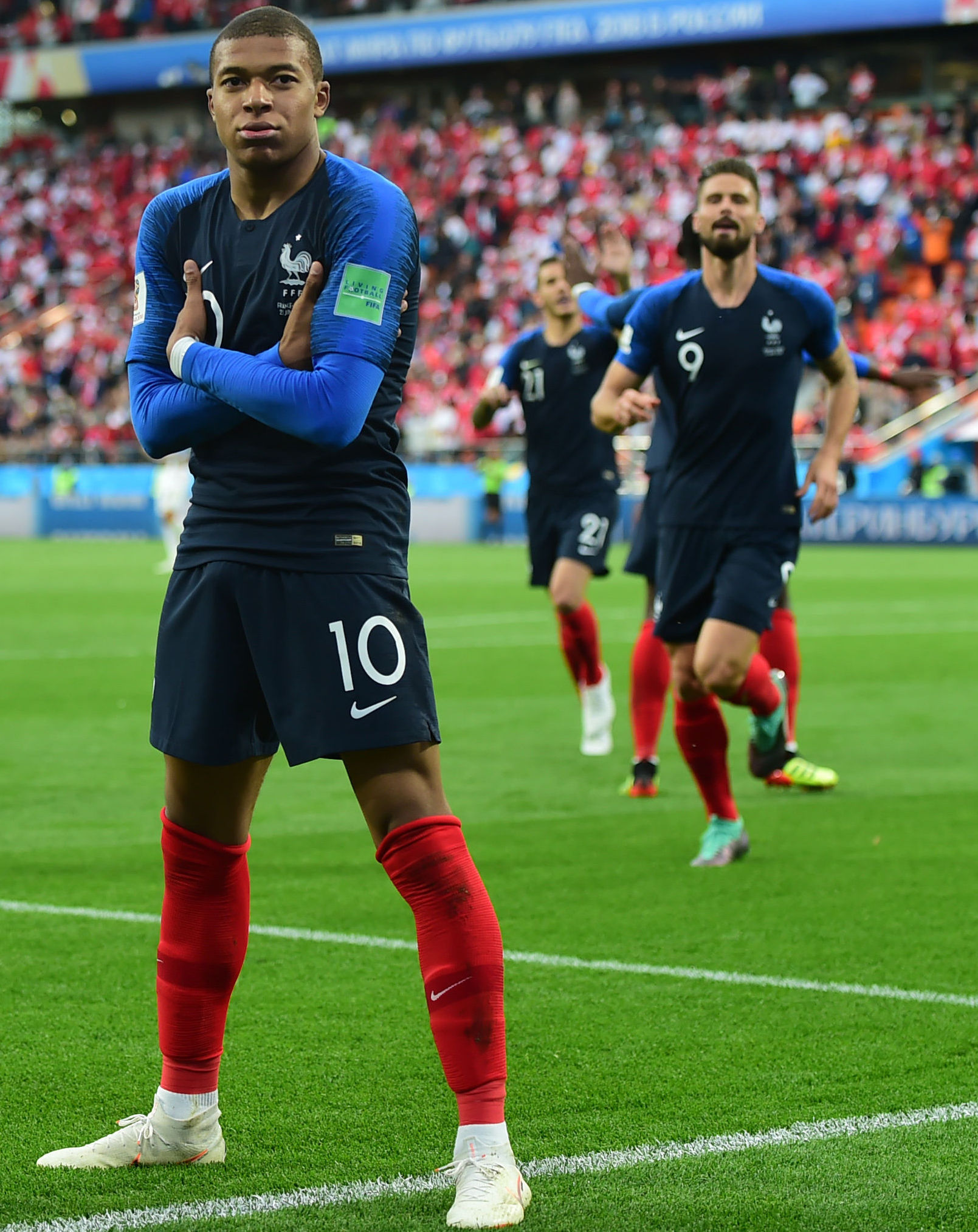 尤为严格 尤为严格