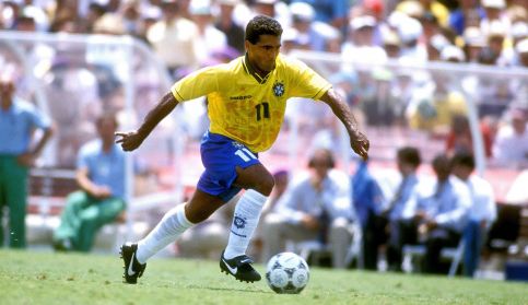 姆巴佩本场8射3正+2失良机+点射命中 20对抗8成功+20丢失球权.